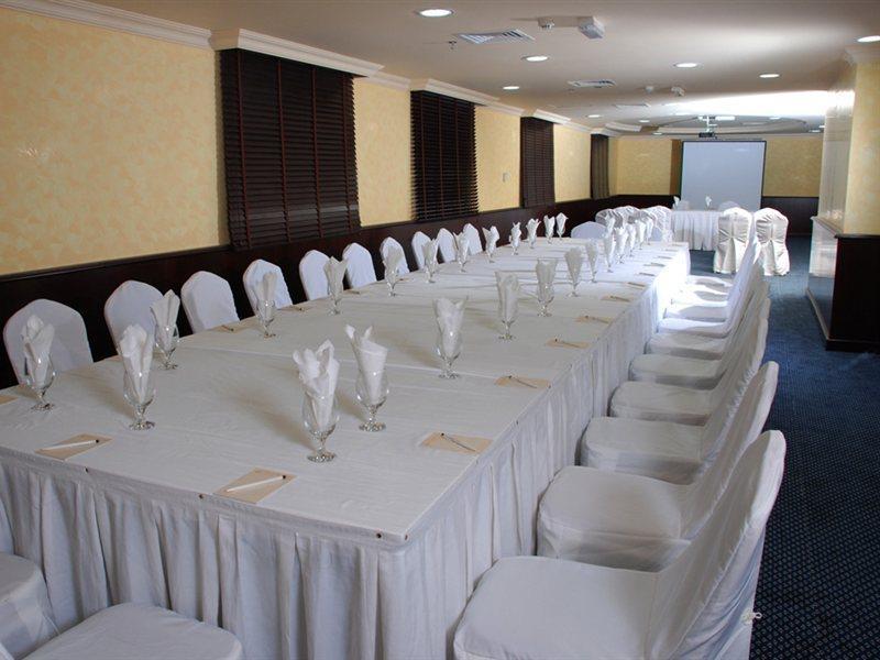 Al Bustan Hotel Şarja Dış mekan fotoğraf